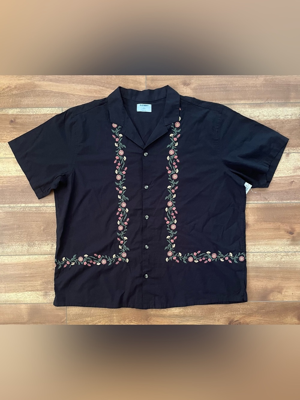 Old Navy Black Short-Sleeve Embroidered Floral Button-Down Shirt